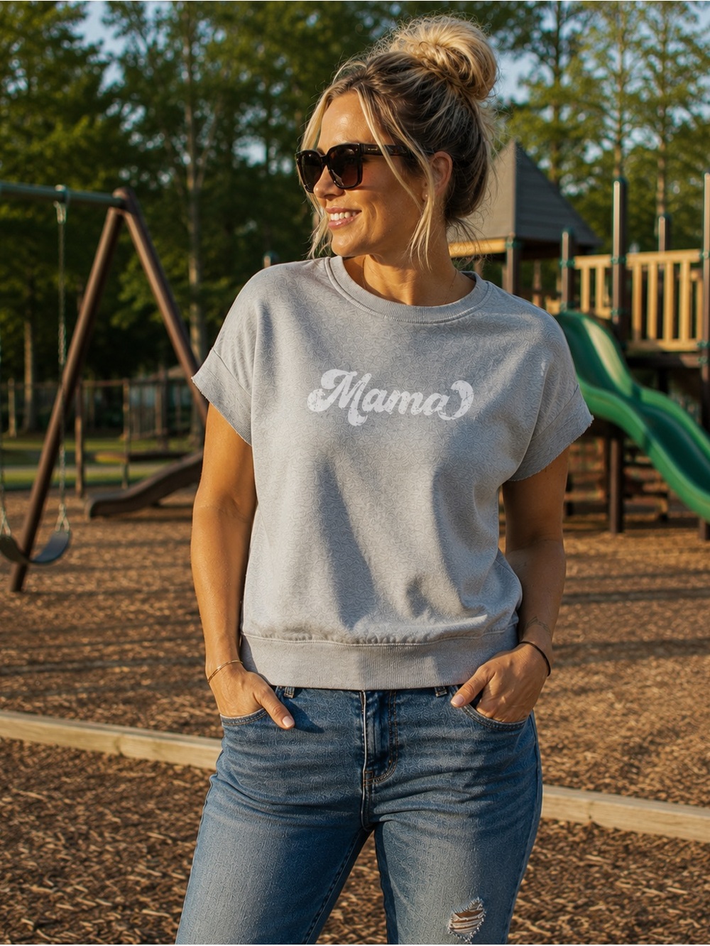 Poppy & Peonies “Mama” Short Sleeve Sweatshirt
Size L/XL